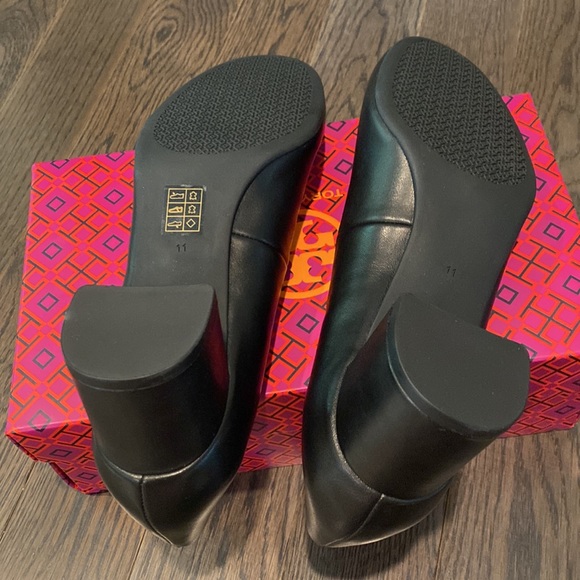 New TORY BURCH Benton Logo Medallion Pump NIB - Picture 8 of 13